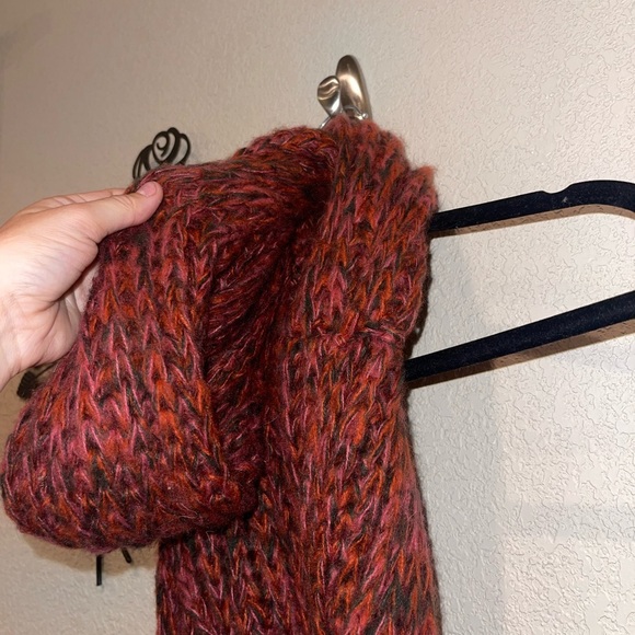 Red and Black Knit Scarf Infinity One Size - Picture 2 of 3